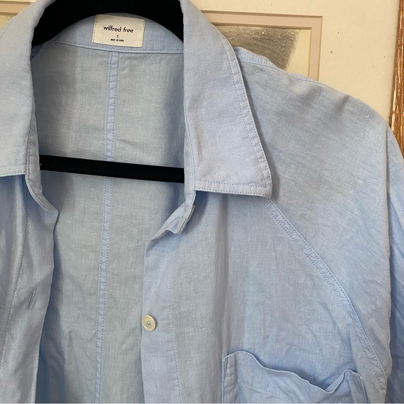 Aritzia light blue linen oversized button down - Picture 3 of 4